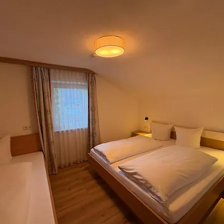 Haus Martinus * 메이른호픈